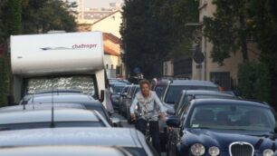 Il collegio Villoresi fa da tappoe in mezza Monza traffico in tilt