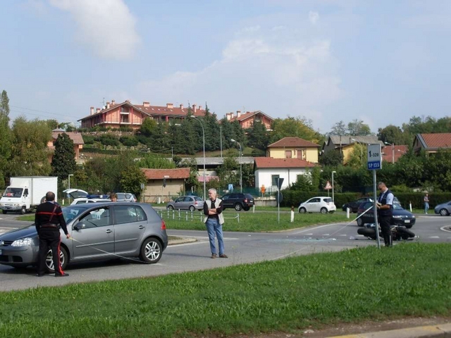 Lesmo, incidente sulla provincialeCentauro finisce all’ospedale
