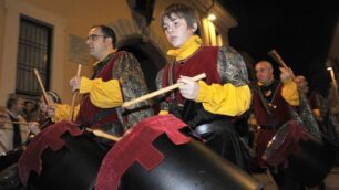 Il Medioevo sfila a VillasantaCorteo in costume per il patrono