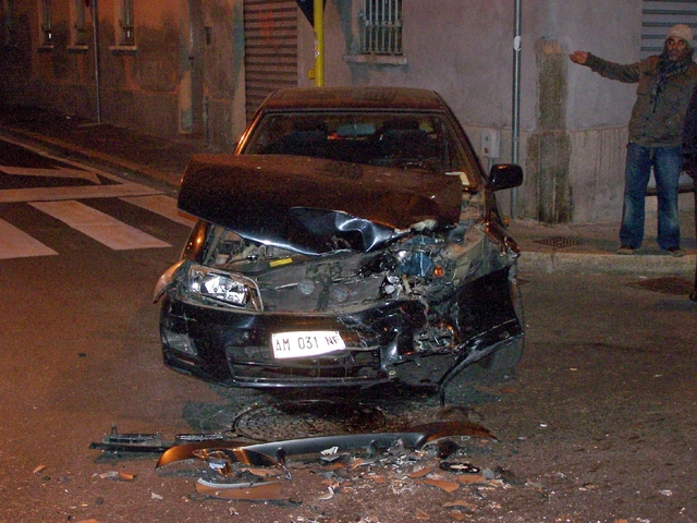 Seregno: crash in via Colombo,33enne ne avrà per quindici giorni