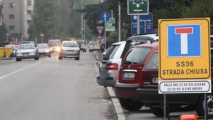 Monza, chiusa via CavallottiTaccona e Cinisello nel caos