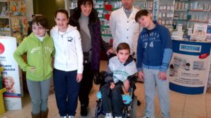 Una bella esperienza: metti un sabatocon gli ex alunni a raccogliere farmaci