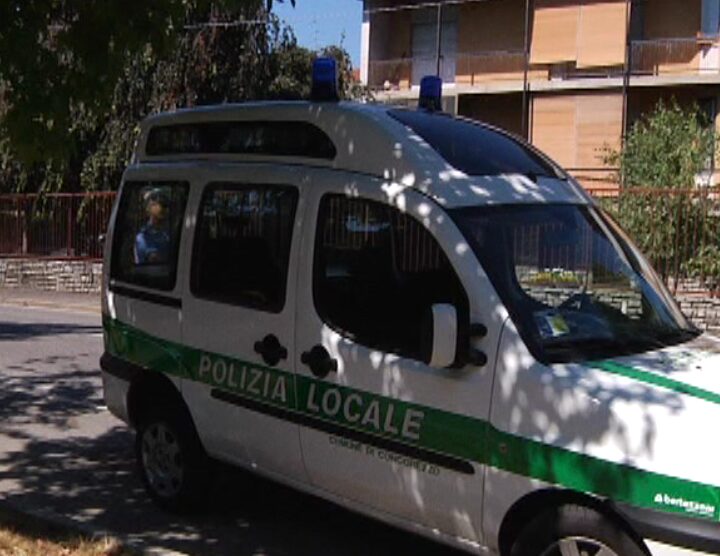 Minacciata con una pistolaConsegna l’auto al rapinatore