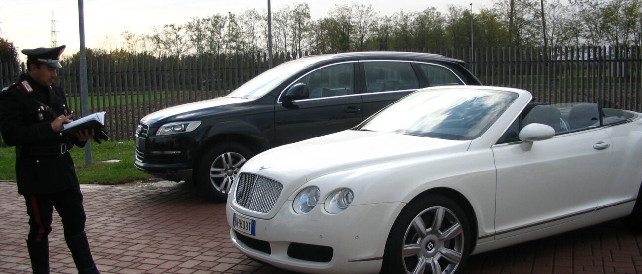 Desio, nella caserma dell’Armala Bentley cabrio di Costantino