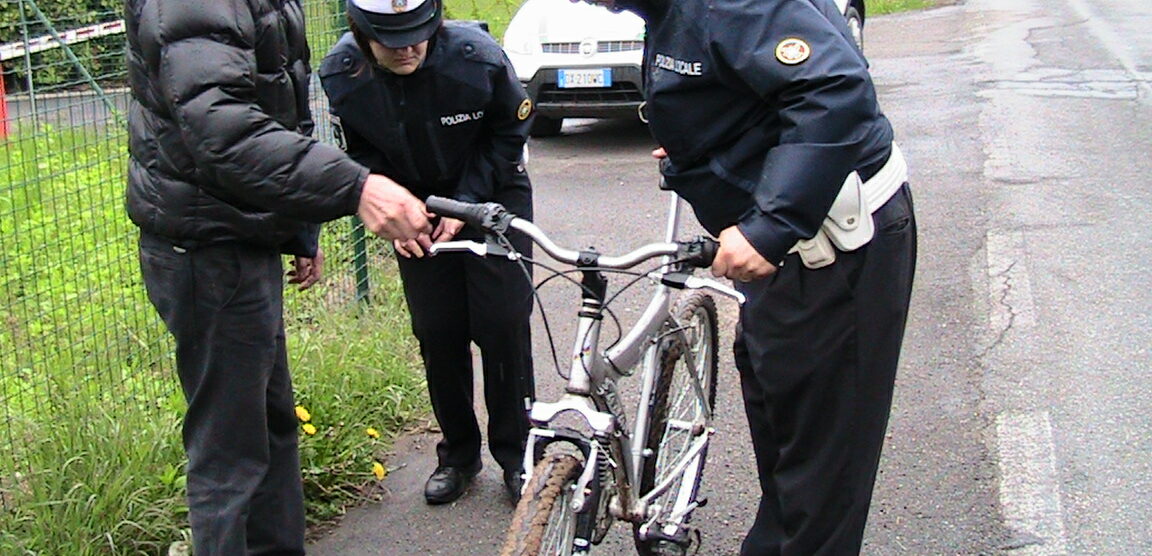 Triuggio, ciclista a terra svenutoUn malore o investito da pirata