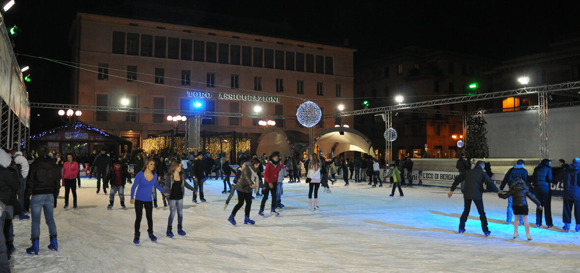 Appuntamenti di domenica 23pista di ghaccio in piazza Libertà