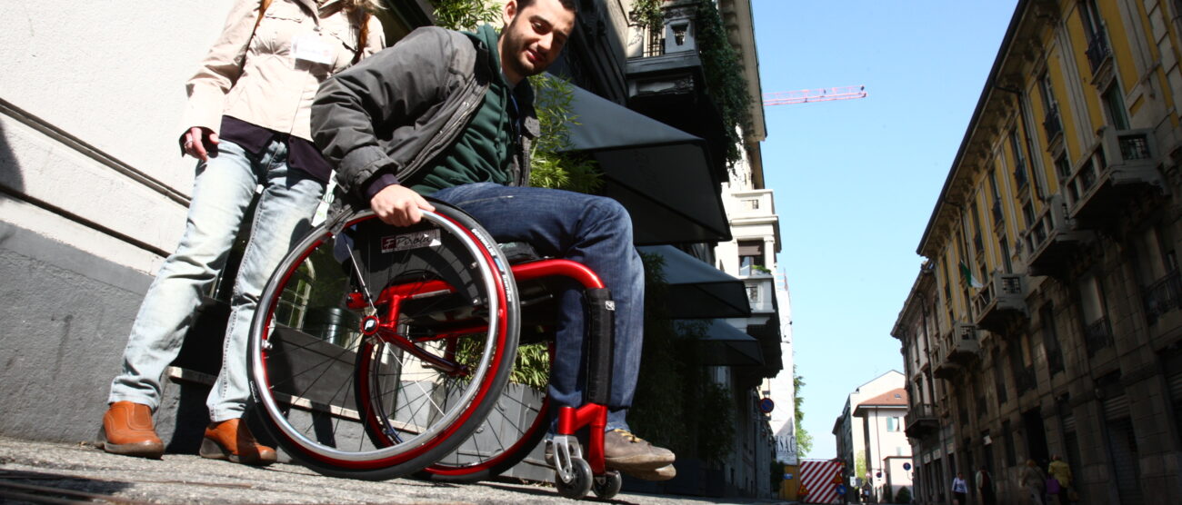 Gli architetti simulano disabilitàper sfidare le barriere di Monza