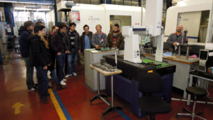 Studenti in azienda - foto d'archivio