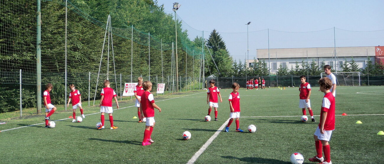 Arsenal Summer Camp solidaleA Vedano i ragazzi dell’Emilia