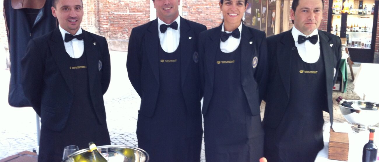 Monza, un brindisi al Gran prixI sommelier in piazza Carrobiolo