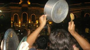Un minuto di cacerolazo a DesioRumore in piazza per la legalità