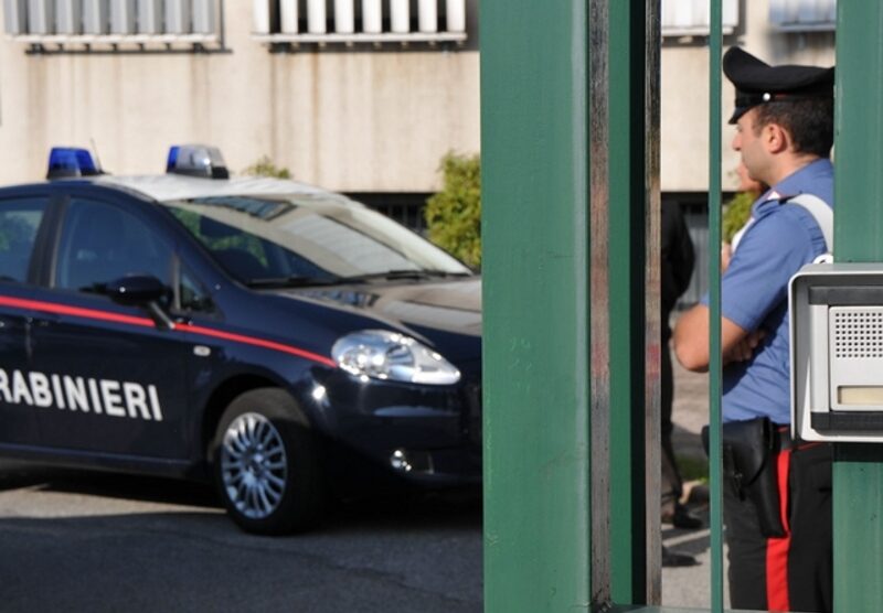 Sul posto i carabinieri di Carate