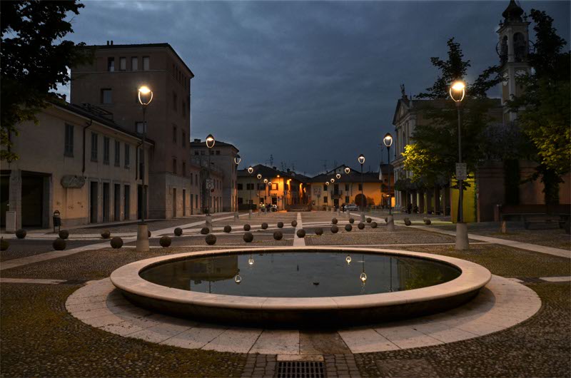 La piazza centrale di Cavenago
