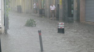 Concorezzo, forte temporale:via Libertà diventa un fiume