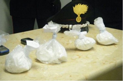 Vimercate, blitz dei carabinieriMezzo chilo di eroina in un’auto
