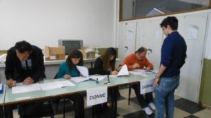Elezioni, urne aperte fino alle 15
Subito il sindaco in tre comuni