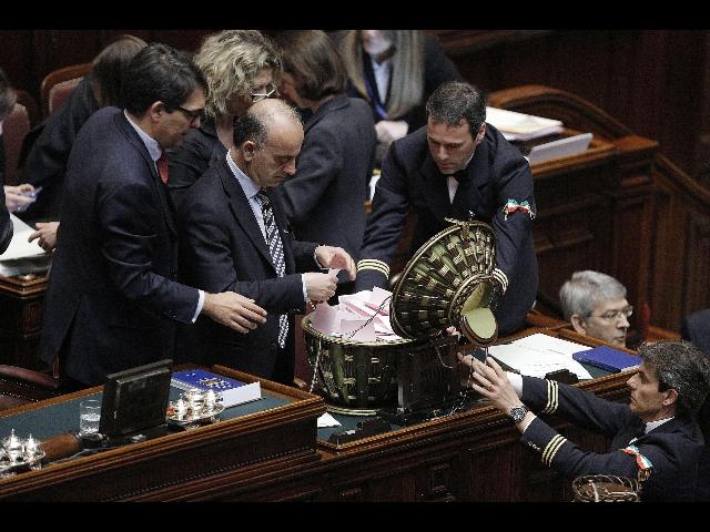 Quirinale, ancora fumate nereProdi non raggiunge il quorum