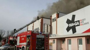 L’incendio che ha distrutto il Maga di Gallarate