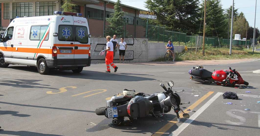 Mezzago, scontro tra motomuore centauro di Ronco