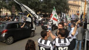 I tifosi della Juventus in centro a Monza