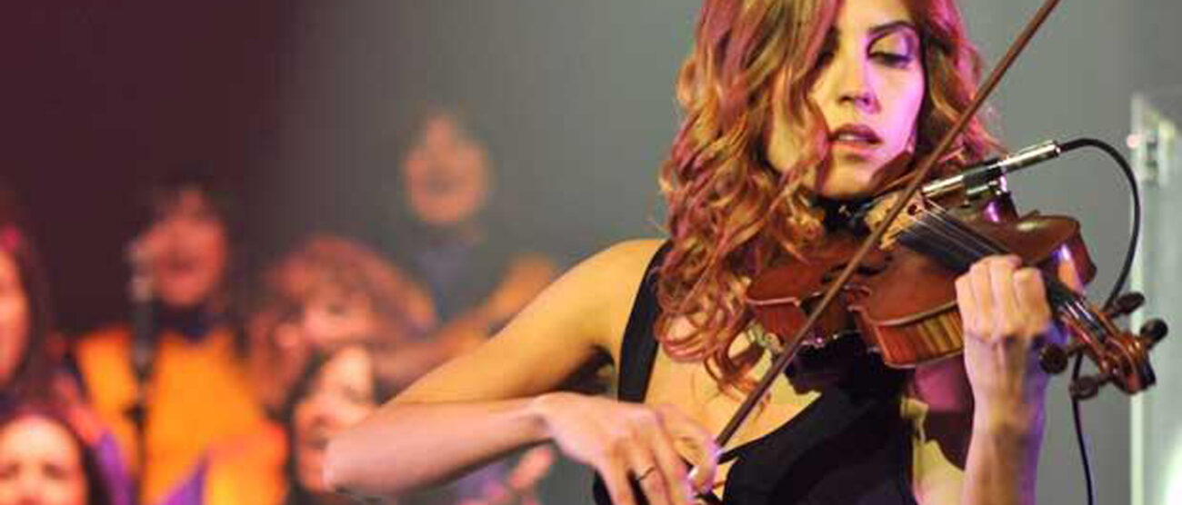 La violinista Luviennein performance a Giussano