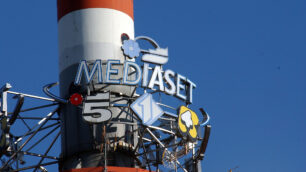 Mediaset punta la Dmt,ma senza passare dall’Opa