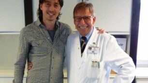 Riccardo Montolivo e il dottor Jankovic  all’ospedale di Monza (foto da Facebook)