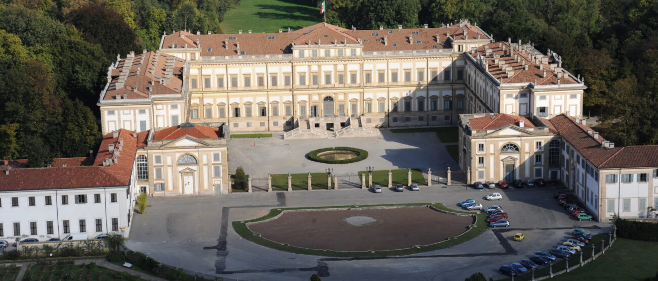 Monza, petizione anti distributoreUna firma per salvare Villa e Parco