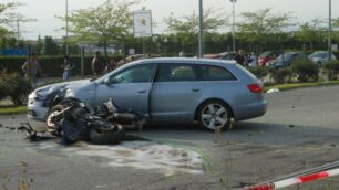 L’incidente di Paderno Dugnano: una moto si è schiantata contro un’auto