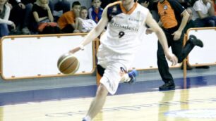 Marco Rossetti lanciato a canestro