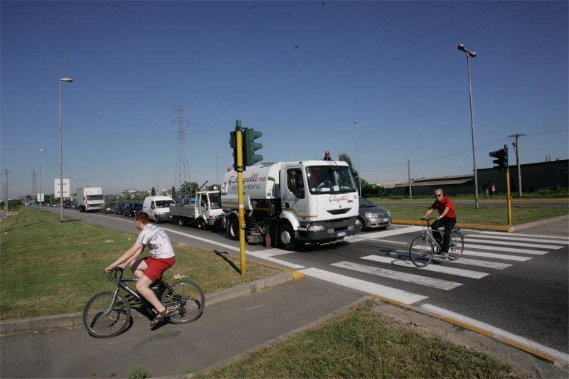 Semaforo guasto in viale delle Industrie