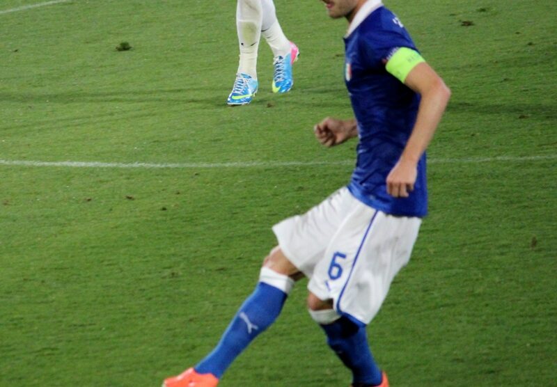 Calcio, Luca Caldirola con la fascia di capitano