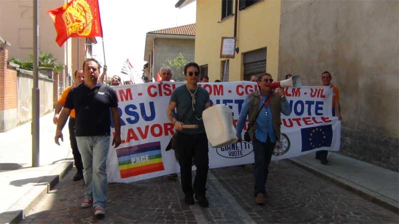 Lavoratori Gianetti in corteo a Ceriano Laghetto