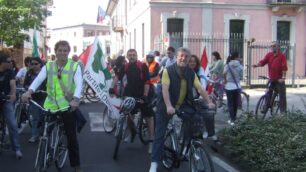 Limbiate, il sindaco in bicicletta