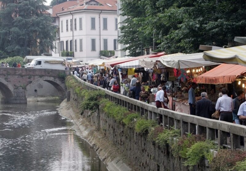 Le bancarelle lungo il Lambro per San Gerardo