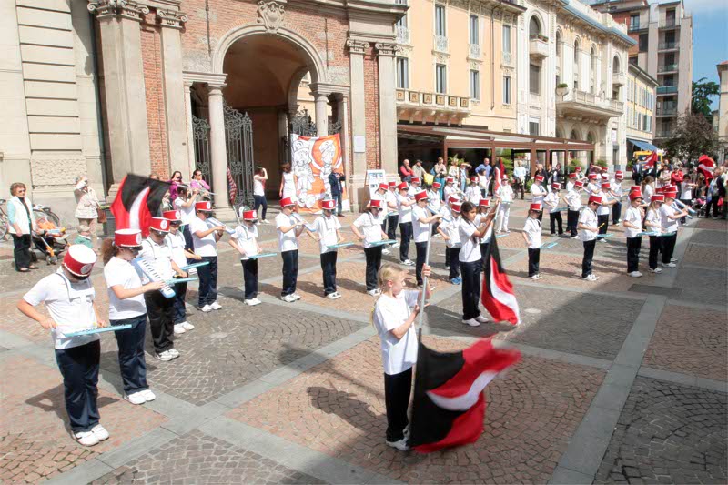 Marching band in piazza San Paolo a Monza
