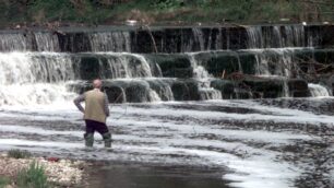 A pesca nel Lambro nel parco di Monza