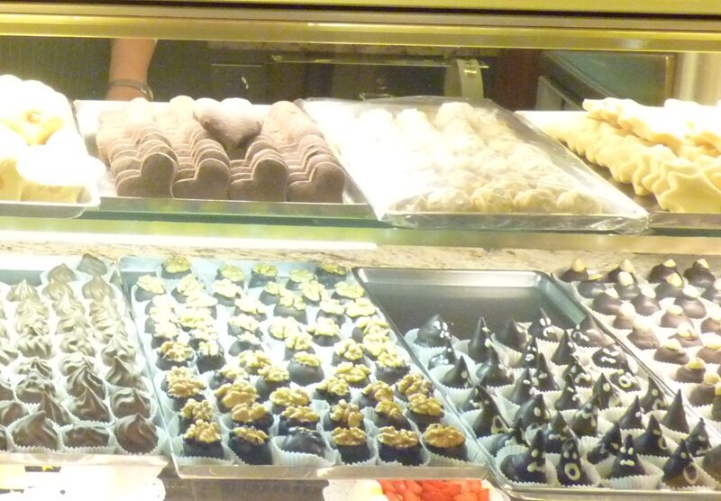 Tenta la rapina in pasticceria