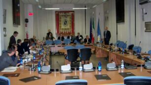Seregno, l’aula semivuota del consiglio comunale