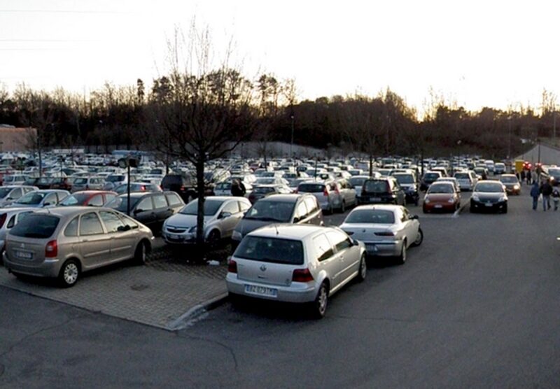 Il parcheggio di un centro commerciale