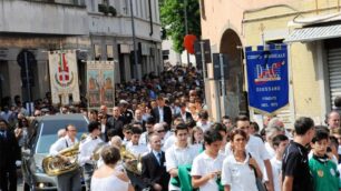 Giussano, il corteo funebre per Stefano Borgonovo