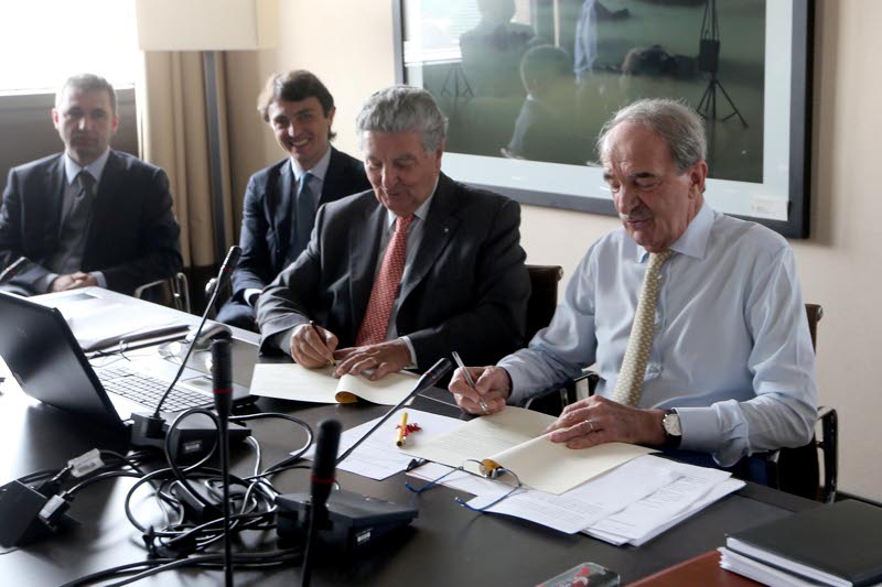 Carlo Edoardo Valli e Annibale Colombo durante la presentazione dell’iniziativa