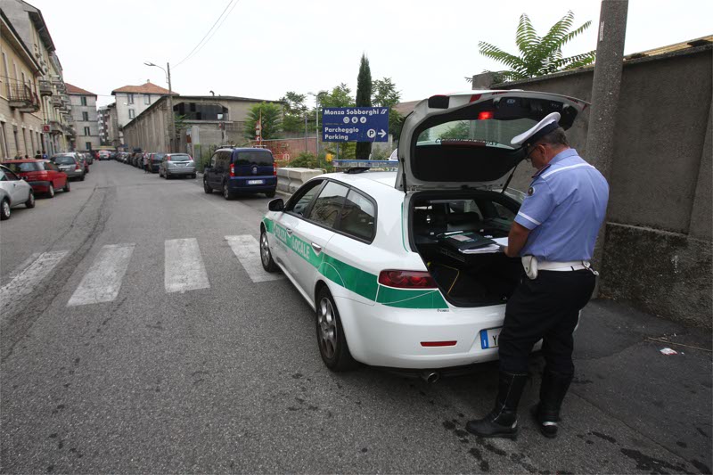 Camionista truffato a Brugherio