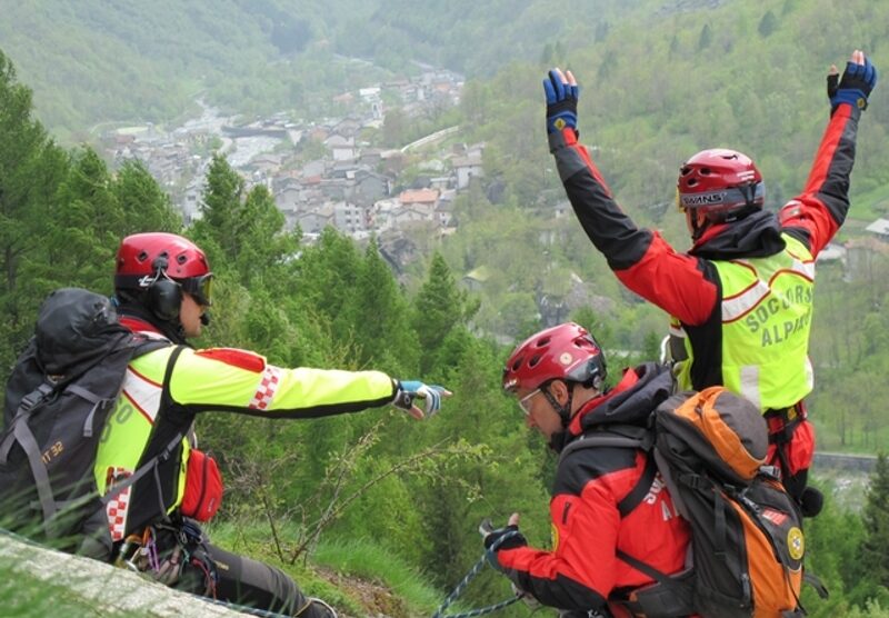 Soccorritori in azione in Valmasino