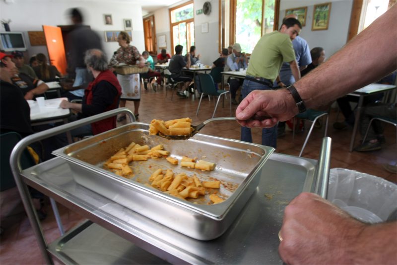 La Caritas e il difficile impegno di dare speranza e aiuto alle famiglie in difficoltà