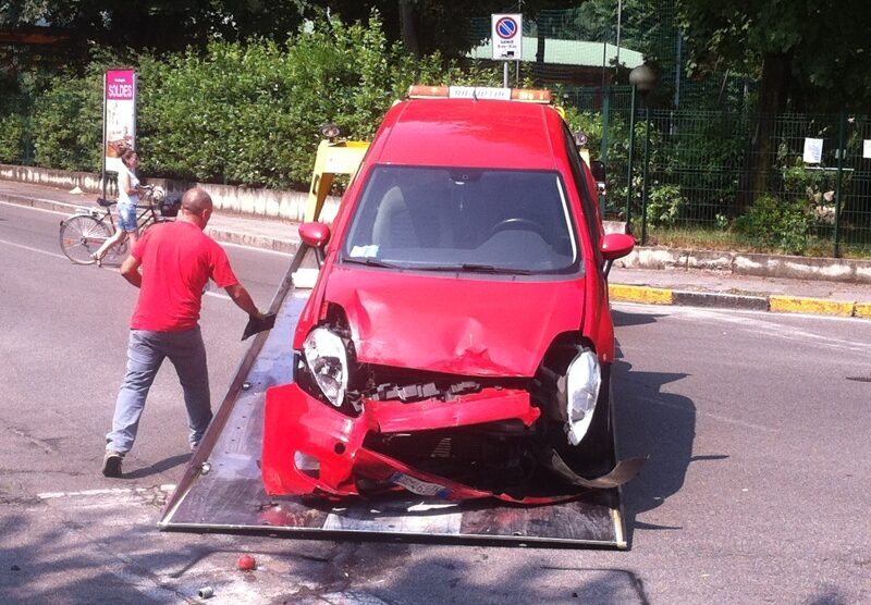 Una delle auto coinvolte nell’incidente