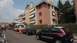 Le forze dell’ordine e i soccorsi in via Papina