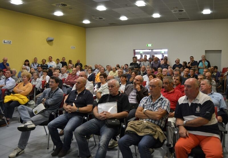 Numerosi «esodati» brianzoli durante un incontro nella sede Cgil