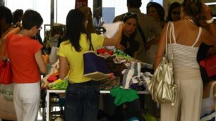 Tempo di crisi,  lo shopping frena