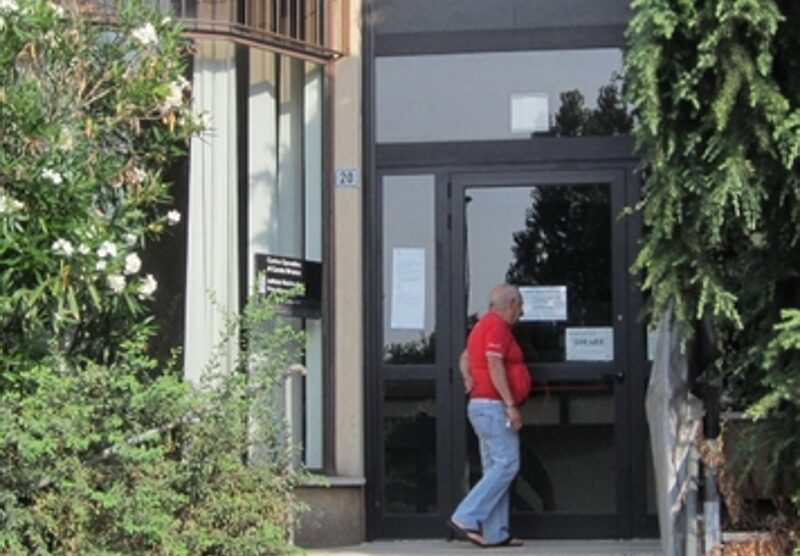 L’ingresso della sede Inps di Carate Brianza.